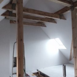 malowanie podddasze belki 4