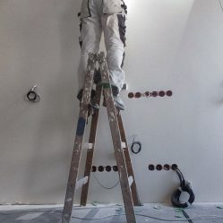 szlifowanie narozników i odpowiednie swiatło